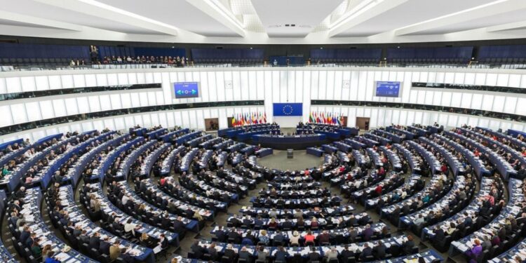 Բաքվից գնված գազը չի կարող կարևոր լինել մարդու իրավունքներից. Եվրախորհրդարանում քննարկվել է Բաքվում պահվող հայերի վերաբերյալ հրատապ բանաձևը