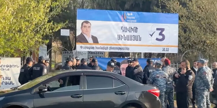 Ուժեղացված ծառայություն՝ Փարաքարում. մեծ թվով ոստիկաններ են ժամանել