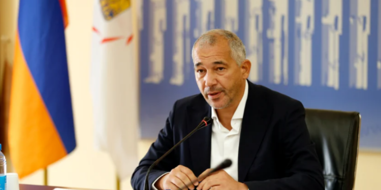 «Երեկ ձերբակալված քաղաքապետարանի պաշտոնյայի նկատմամբ կալանավորելու միջնորդությունը չի բավարարվել». Կոստանյան