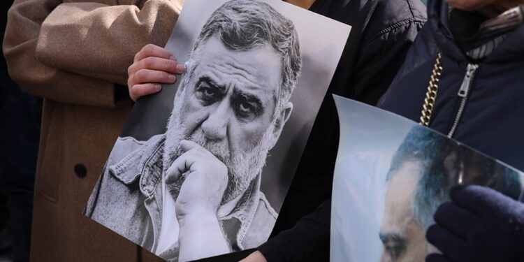 Ծաղկավոր խալաթից նվաստանում են, Ռուբենի խոշտանգումից՝ չէ. ոտքի՝ ընդդեմ ցինիզմի. տեսանյութ