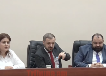 Լարված իրավիճակ․ «Ամենախոշորը թուղթ չի տալիս», «Ո՞վ ա, ասեք՝ հանցագործության մասին հաղորդում կտամ». տեսանյութ