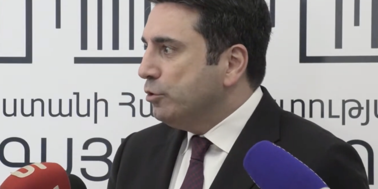 Թող խաչակնքվեն, էդ ի՞նչ ենք մենք զիջում, իրանք մայակներ են, թե որտեղ մեր հակառակորդը պտի հարվածի. Ալեն Սիմոնյան. տեսանյութ