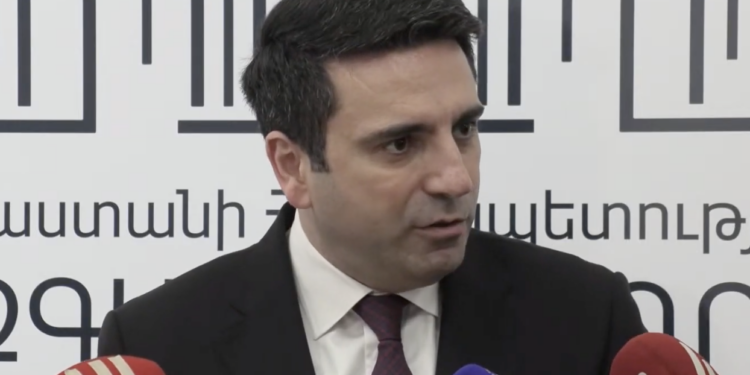 Լու՞րջ, արցախցիները պտի մեր դեմ հա՞յց ներկայացնեն, շատ դուխով պայքարում են մեր դեմ, ըտենց ուժեղ են. Ալեն Սիմոնյան. տեսանյութ