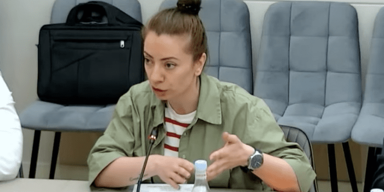 3 ախրաննիկից ավել չեն թողի ունենալ, պաշտոնյային ուղեկցելիս պիտի գազել կամ կամա՞զ նստեն. տեսանյութ