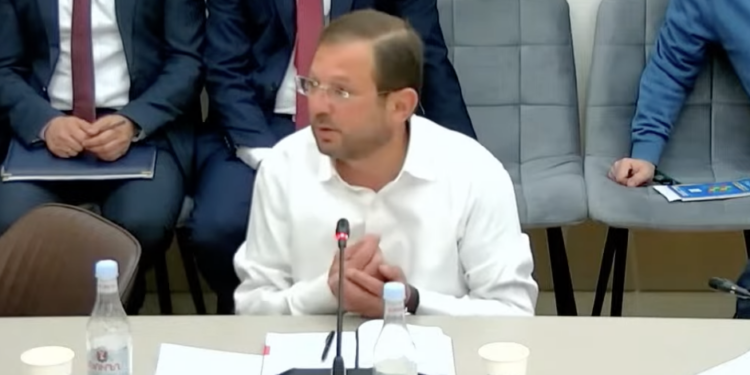 Կարմիր բերետավորները ծեծուջարդի են ենթարկում, ու որևէ հետևանք չի լինում. տեսանյութ