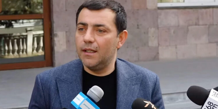 Ծիծաղելի մեղադրանք է, Մարտուն Գրիգորյանի հորը կալանավորելու հիմք չկա․ փաստաբան. տեսանյութ