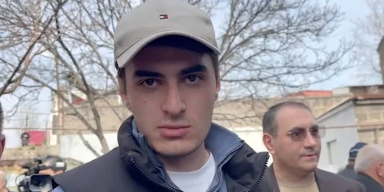 Ղուկասյանի բարեկամը հաշիվ է մաքրում լրագրողների հետ. տեսանյութ