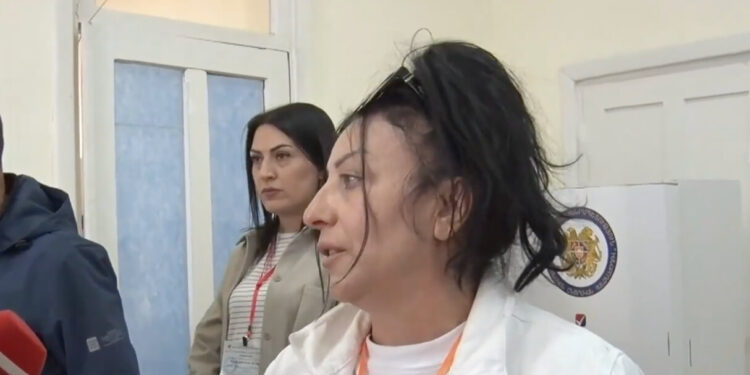 Չգիտեի, որ էս թաղում էսքան «դդեր» կան, հայացքներով ուղղորդում են. տեսանյութ