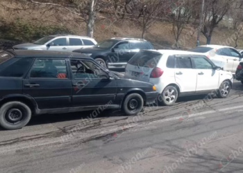 Շղթայական ավտովթար՝ Երևանում. բախվել է 4 մեքենա