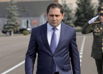 ՊՆ-ում կրիզիս է․ Պապիկյանը դիմում է նախկիններին. «Հրապարակ»