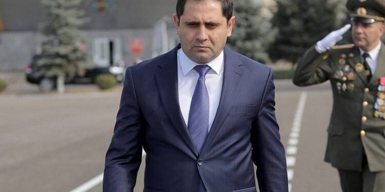 ՊՆ-ում կրիզիս է․ Պապիկյանը դիմում է նախկիններին. «Հրապարակ»