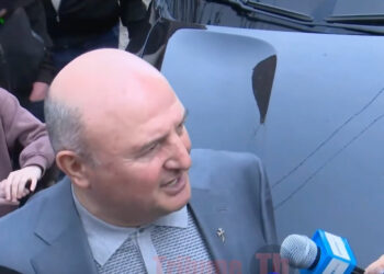 Ջա՜ն, ջա՜ն, սիրուն ջան, քեզ էլ կտամ կեղծ արաղներից. Վարդան Ղուկասյան. տեսանյութ