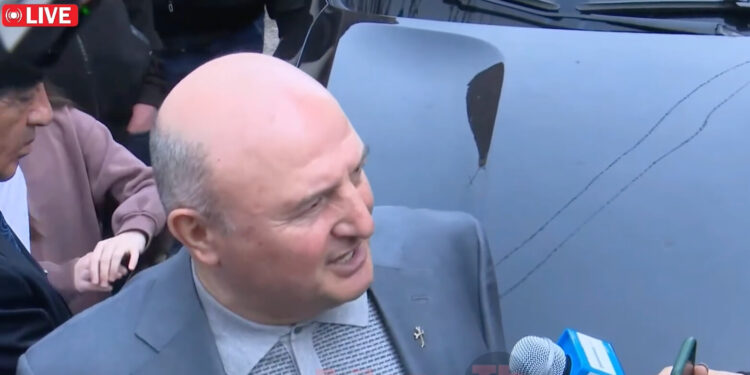 Ջա՜ն, ջա՜ն, սիրուն ջան, քեզ էլ կտամ կեղծ արաղներից. Վարդան Ղուկասյան. տեսանյութ