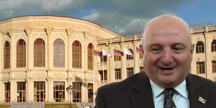 Վարդան Ղուկասյանի շռնդալից վերադարձը քաղաքապետի աթոռին տեսանելի է․ «Ժողովուրդ»