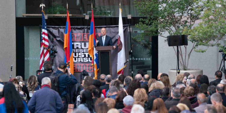 «ԱՄՆ-ն պետք է կոչ անի հայ պատանդների ազատ արձակում, ադրբեջանական զորքերի դուրս բերում ՀՀ տարածքից». սենատոր Շիֆ