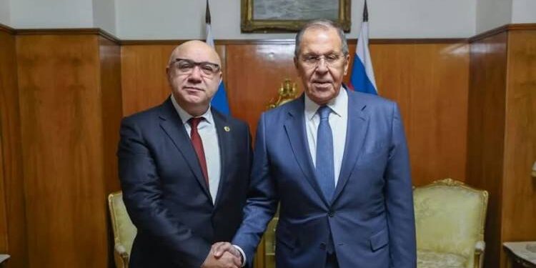 Դեսպանահավաքին կոշտ զգուշացումներ են եղել․ «Հրապարակ»