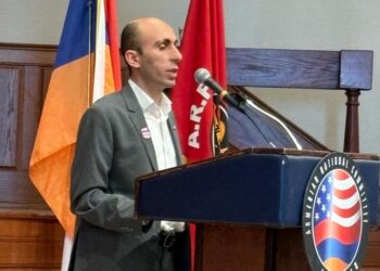 «Պահել Արցախի ժողովրդին Հայաստանում». Արտակ Բեգլարյանը ներկայացրել է Արցախին առնչվող ռազմավարական նպատակները