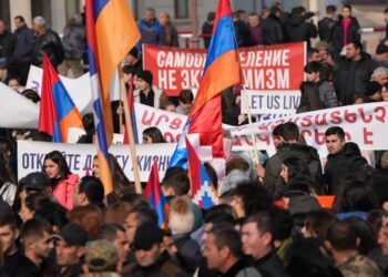 Պահանջում ենք ՀՀ ԱԳՆ-ից՝ անհապաղ վերանայել դիրքորոշումը, հրապարակավ հաստատել, որ արցախցիների իրավունքների հարցը շարունակում է մնալ առաջնահերթություն․ հայտարարություն