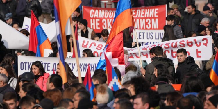 Պահանջում ենք ՀՀ ԱԳՆ-ից՝ անհապաղ վերանայել դիրքորոշումը, հրապարակավ հաստատել, որ արցախցիների իրավունքների հարցը շարունակում է մնալ առաջնահերթություն․ հայտարարություն