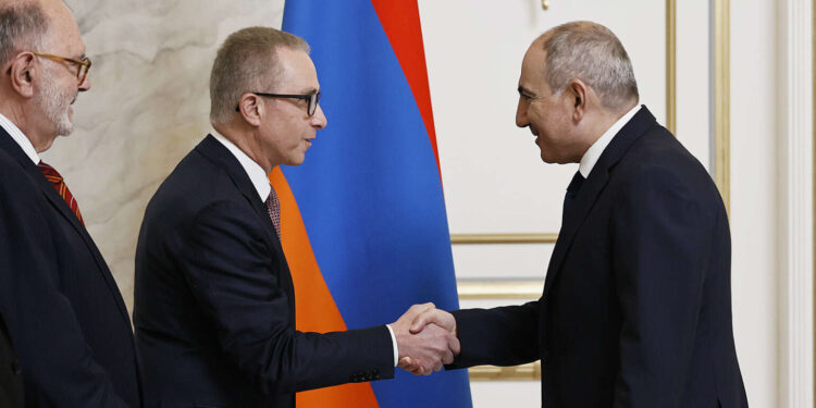 Փաշինյանն ընդունել է Ամերիկայի Հայ Ավետարանչական ընկերակցության պատվիրակությանը