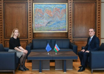 «Հայաստանի Սահմանադրության փոփոխությունը խաղաղության համաձայնագրի ստորագրման նախապայման է». Բայրամովը՝ Կայա Կալլասին