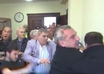 Նոր Նորքի վարչական շրջանի ղեկավարը և աշխատակցիները ծեծի են ենթարկել Արթուր Չախոյանին