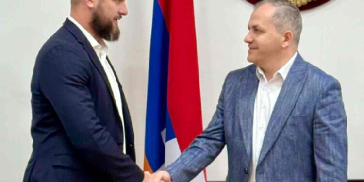 Ֆրանսիացի պատգամավորը Երևանում հանդիպել է Սամվել Շահրամանյանի հետ