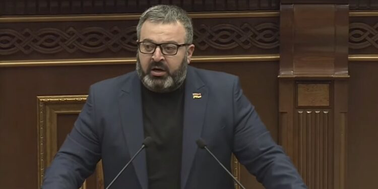 Մահակը օգտագործվելու է համայնքների ընդդիամդիր ղեկավարներների գլխին․ Գառնիկ Դանիելյան. տեսանյութ