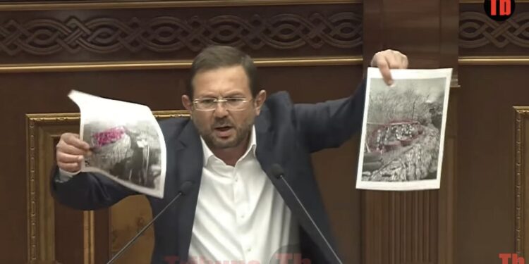 Գետինը կմտնեի ես ձեր փոխարեն. Մանուկյանը` Ռուբինյանին. տեսանյութ