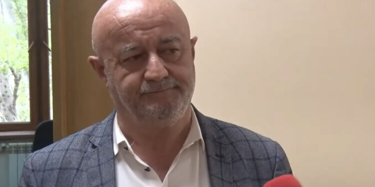 Ինձ կուտ տալ պետք չի՛. Ալեն Սիմոնյանի վերաբերմունքի պատճառով ՔՊ-ի հետ չեմ քվեարկելու. տեսանյութ