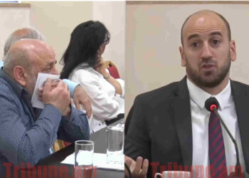 Վեճ՝ Սիսակ Գաբրիելյանի հետ. Մեսրոպ Հարությունյանը պոռթկաց, թղթով փակեց բերանը. տեսանյութ