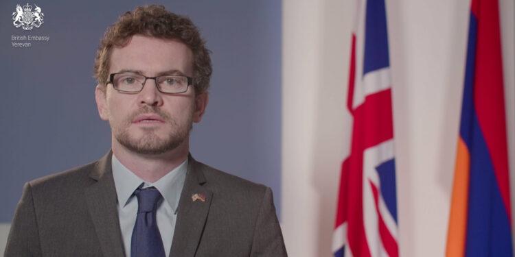 «Այս ողբերգությունը հիշեցնում է բոլորին անմեղ մարդկանց նման տառապանքներ պատճառելու՝ չարդարացված լինելու մասին». Միացյալ Թագավորության դեսպան