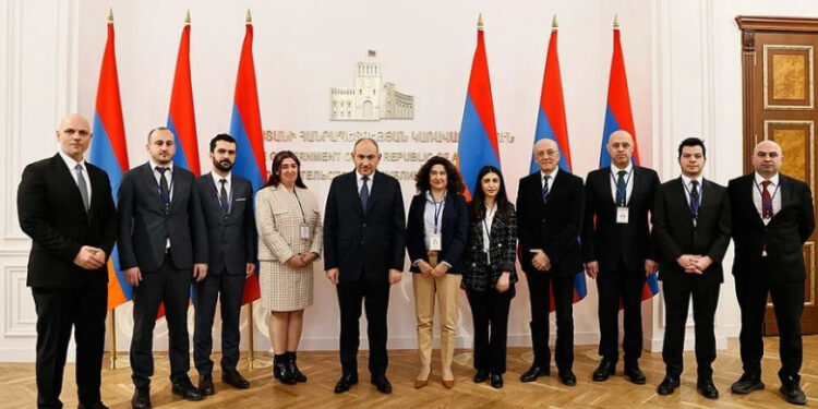 Նիկոլ Փաշինյանի շրջապատն էլ է դժգո՞հ նրա թե՛ ներքին, թե՛ արտաքին քաղաքականությունից. «Փաստ»