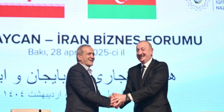 «Այս ուղևորությունը վստահության ամրապնդման և համապարփակ համագործակցության նոր հորիզոններ բացելու նախերգանք է». Իրանի նախագահը՝ Բաքու այցի մասին