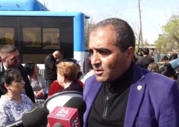 «Իրենք ինչպե՞ս եկան իշխանության, ճանապարհ փակելով չէ՞, հիմա այնպես չանեն, որ ճանապարհ փակելով էլ հեռանան, հերիք եղավ». քասախցի