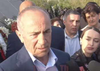 Հիմար֊հիմար դուրս են տալիս, մատը մատին չեն տվել, միայն զիջեն, բան տան. Ռոբերտ Քոչարյան. տեսանյութ