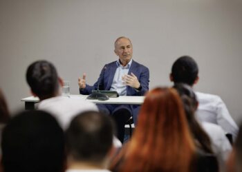 Ռուսաստանի աթոռը տակից վերցրել են, ասել են՝ էն դուք, էն Ղարաբաղը, էն Ադրբեջանը, գնացեք բանակցեք. տեսանյութ