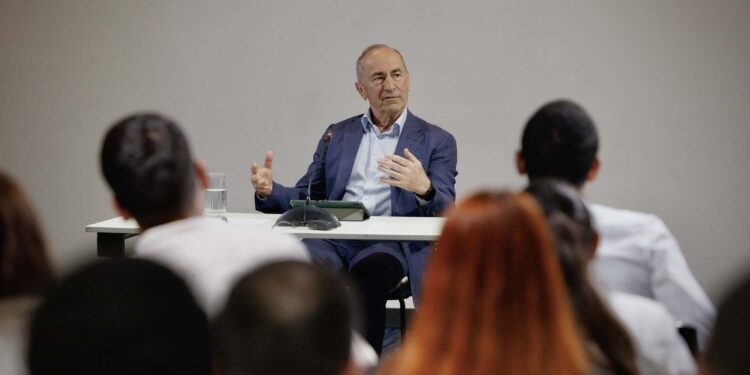 Ռուսաստանի աթոռը տակից վերցրել են, ասել են՝ էն դուք, էն Ղարաբաղը, էն Ադրբեջանը, գնացեք բանակցեք. տեսանյութ