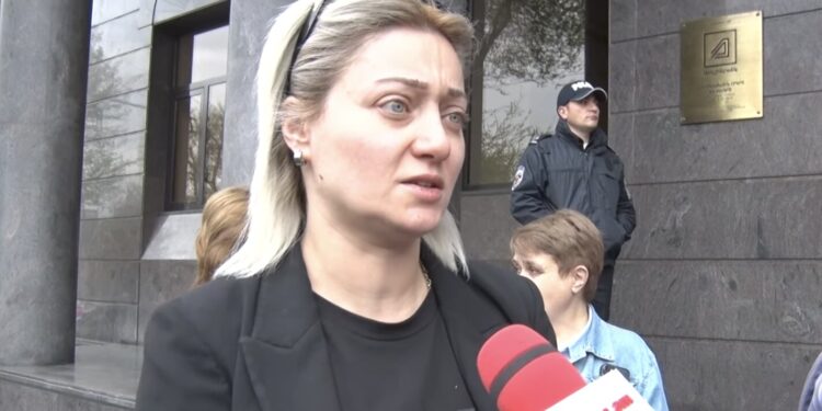 Քննիչն ասում ա՝ վճարե՛ք, դարակում 500 հատ գործ կա, իզուր մի հուսացեք, որ կարող ա բացահայտվի. տեսանյութ