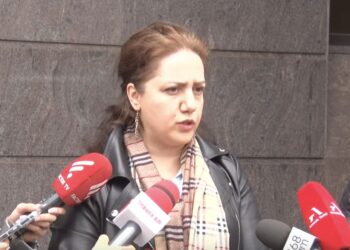 Բոլորիս անկիրթի տեղ են դնում, հորդորում եմ՝ հրաժարվե՛ք այս 3 բանկերից. տեսանյութ