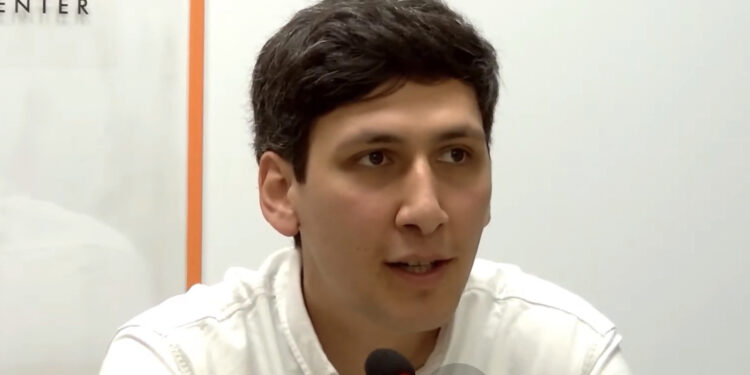 2 օրվա լանչի փողը շպրտել ենք Տիգրան Ավինյանին և Երևանի քաղաքապետարանին. տեսանյութ