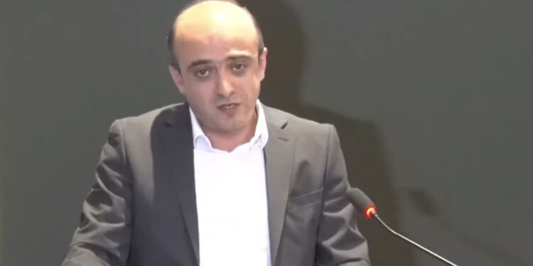 Բաքուն ցույց է տալիս, որ կարողանում է թշնամուն գերևարել, հետո նաև դատել. Տարոն Սիմոնյան. տեսանյութ