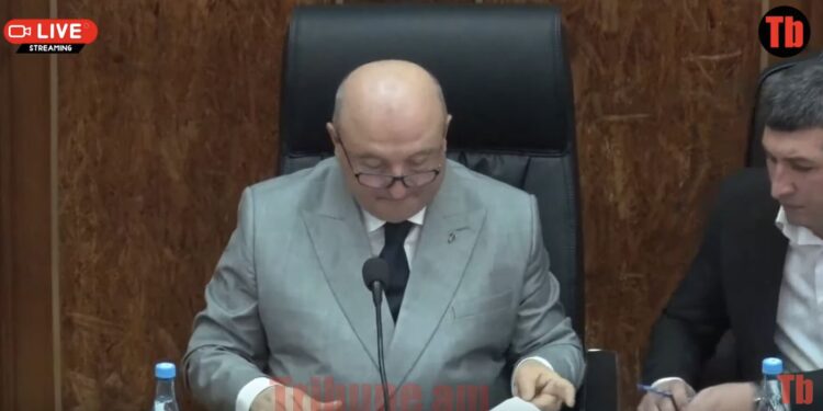 Վարդան Ղուկասյանին ընտրում են քաղաքապետ. ինտրիգային ավագանու առաջին նիստը՝ ՈւՂԻՂ