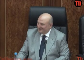 Զաժիգածելս չկա, ո՞վ կոխեց. Վարդան Ղուկասյանի հումորները՝ ավագանիում. տեսանյութ