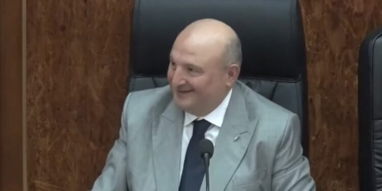 Զաժիգածելս չկա, ո՞վ կոխեց. Վարդան Ղուկասյանի հումորները՝ ավագանիում. տեսանյութ