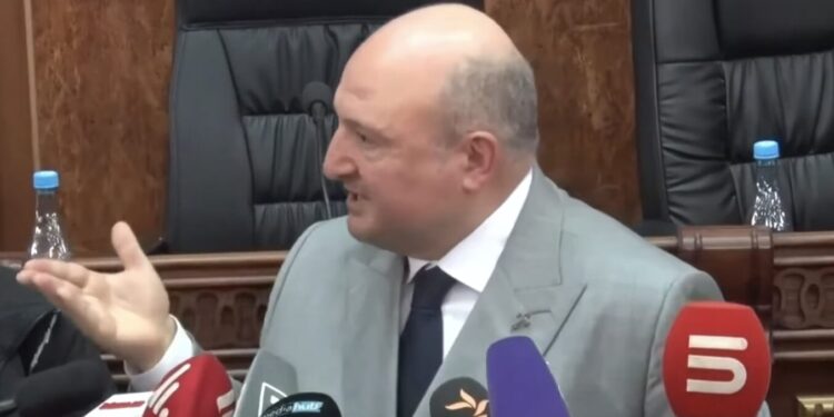 Որպես ի՞նչ իմ ունեցվածքից պետությանը տամ, որ Գոլդեն Փելեսի պես անեն. Վարդան Ղուկասյան. տեսանյութ