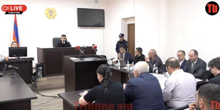 Արտառոց դեպք՝ դատարանում. դու՛րս գնացեք. դատավորը լրագրողին վտարում է նիստից՝ վերնագրի համար. տեսանյութ