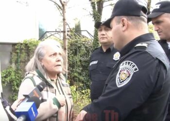 Ամեն ինչ տեսել էինք, էս չէինք տեսել, թուրքի առաջ ճամփեն փակեիք. քաղաքացիները հունից դուրս եկան. տեսանյութ