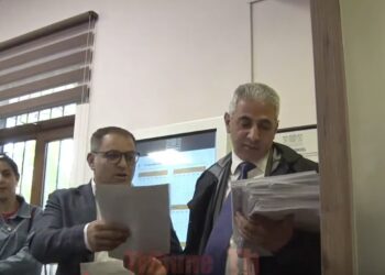 Էս էն Լենայի ամուսինը չի՞…Էս Արարատ Միրզոյանի քավորն ա. ինչպես են բնորոշում պատգամավորներին. տեսանյութ