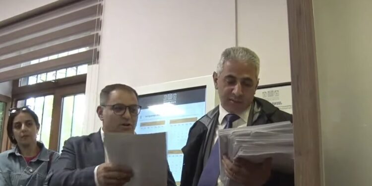 Էս էն Լենայի ամուսինը չի՞…Էս Արարատ Միրզոյանի քավորն ա. ինչպես են բնորոշում պատգամավորներին. տեսանյութ